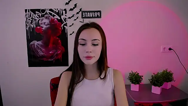 Snapshot of Nikonara_Love chatting on 03/19/25, 08:55 Nikonara Love online show from 03/19/25, 08:55