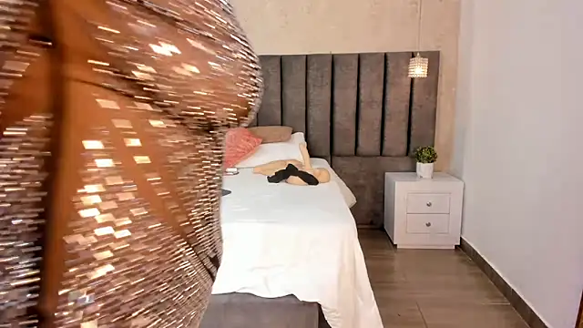 Snapshot of Mara_Torres1 chatting on 02/09/25, 06:37 Mara Torres1 online show from 02/09/25, 06:37