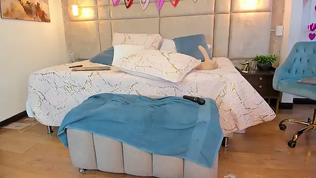 Snapshot of Mara_Torres1 chatting on 02/13/25, 11:26 Mara Torres1 online show from 02/13/25, 11:26