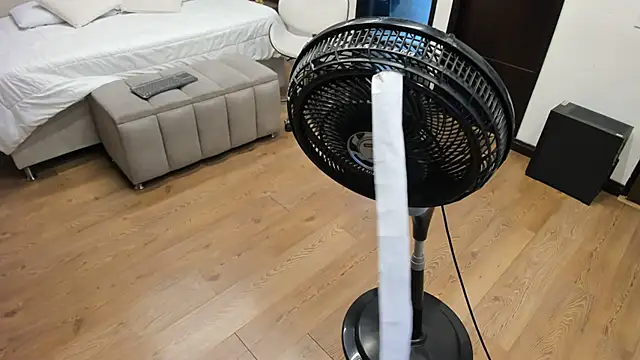 Snapshot of Mara_Torres1 chatting on 03/05/25, 03:07 Mara Torres1 online show from 03/05/25, 03:07