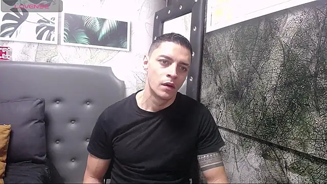 Snapshot of Frank_Millers chatting on 02/17/25, 06:48 Frank Millers online show from 02/17/25, 06:48