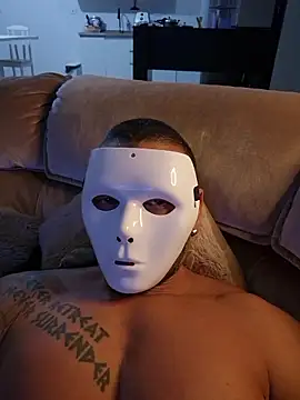 Snapshot of badbrown chatting on 11/12/25, 01:50 badbrown online show from 11/12/25, 01:50