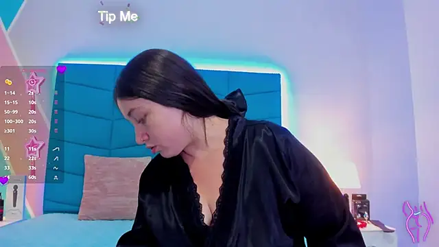 Snapshot of Luciana_brown_ chatting on 01/25/25, 11:43 Luciana brown online show from 01/25/25, 11:43
