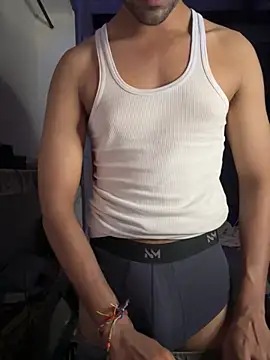 Snapshot of fit_boyxx chatting on 11/08/25, 07:45 fit boyxx online show from 11/08/25, 07:45