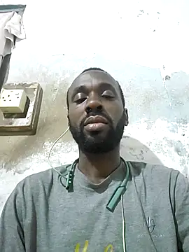 Snapshot of onewinnertee chatting on 10/22/25, 01:39 onewinnertee online show from 10/22/25, 01:39