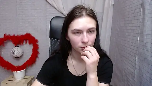 Snapshot of AmandaJi_ chatting on 02/13/25, 10:23 AmandaJi  online show from 02/13/25, 10:23