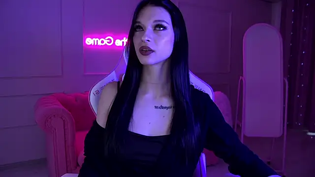 Snapshot of BeverlyMost chatting on 02/20/25, 06:28 BeverlyMost online show from 02/20/25, 06:28