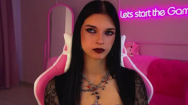 Snapshot of BeverlyMost chatting on 09/11/25, 06:35 BeverlyMost online show from 09/11/25, 06:35