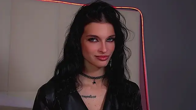 Snapshot of BeverlyMost chatting on 11/05/25, 07:03 BeverlyMost online show from 11/05/25, 07:03