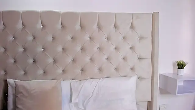 Snapshot of bella_bloomg chatting on 03/14/25, 10:38 bella bloomg online show from 03/14/25, 10:38