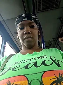 ValkiriaContee online show from 10/19/25, 07:36