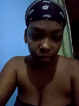 ValkiriaContee online show from 11/12/25, 03:51