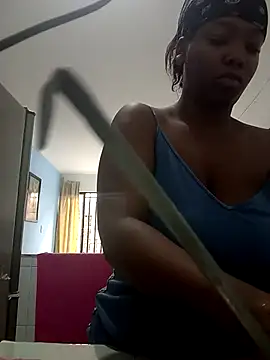 ValkiriaContee online show from 11/13/25, 05:01