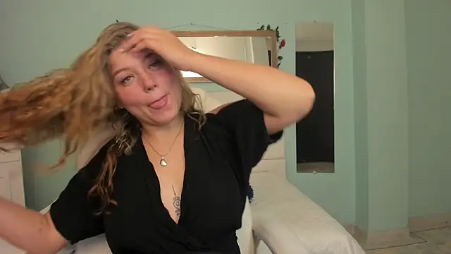 alaia greyy online show from 03/10/25, 12:48