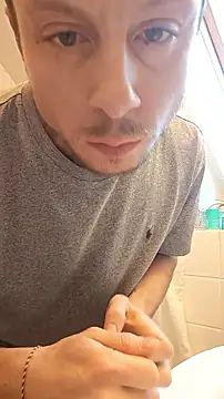 Snapshot of Vyda4 chatting on 11/12/25, 09:32 Vyda4 online show from 11/12/25, 09:32