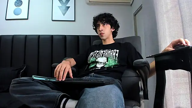 Alezzandro  online show from 03/05/25, 05:39