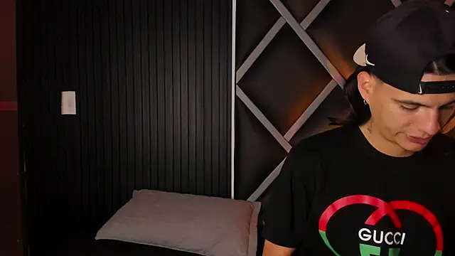 Snapshot of Martshall09 chatting on 11/04/25, 09:36 Martshall09 online show from 11/04/25, 09:36