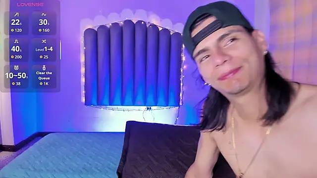 Snapshot of Martshall09 chatting on 11/15/25, 09:00 Martshall09 online show from 11/15/25, 09:00