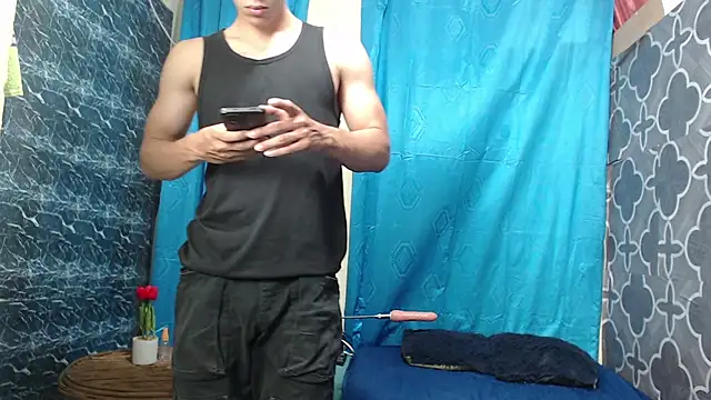 Snapshot of HENRY_SENNI chatting on 03/16/25, 08:11 HENRY SENNI online show from 03/16/25, 08:11