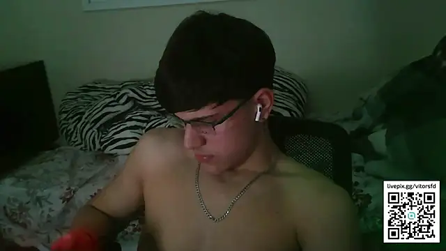 Snapshot of vitorsafado19 chatting on 10/04/25, 06:11 vitorsafado19 online show from 10/04/25, 06:11