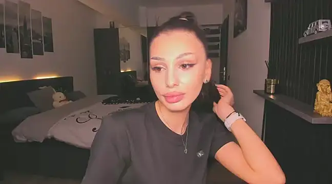 HelenShawn online show from 02/03/25, 02:36