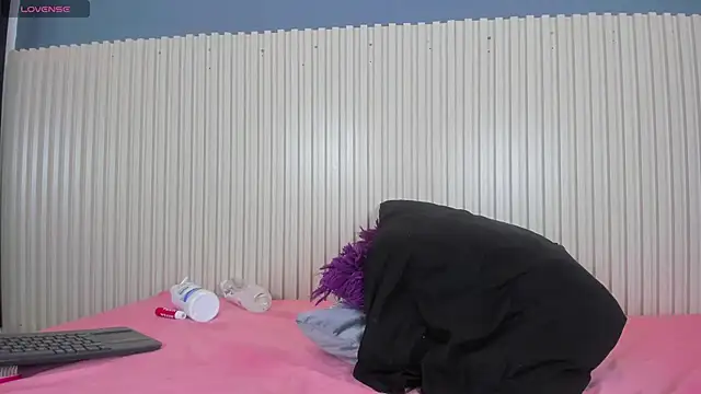 Snapshot of Madeline_Cooper08 chatting on 02/08/25, 10:51 Madeline Cooper08 online show from 02/08/25, 10:51