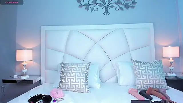 ZoeySnow online show from 03/13/25, 12:02