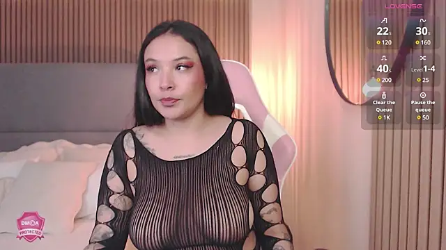 Snapshot of Victoria_Collinns chatting on 02/04/25, 03:36 Victoria Collinns online show from 02/04/25, 03:36