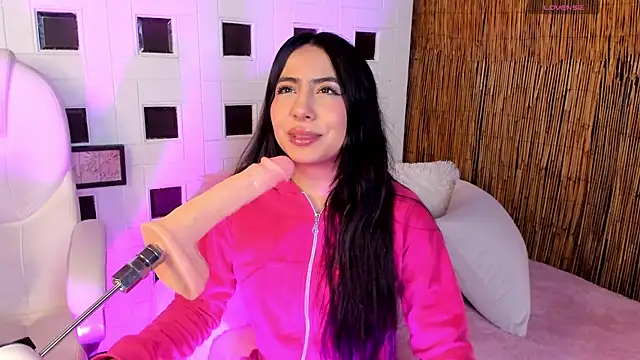 Snapshot of aniie_west chatting on 03/13/25, 12:46 aniie west online show from 03/13/25, 12:46