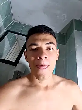 Snapshot of andresiito203 chatting on 02/28/25, 06:10 andresiito203 online show from 02/28/25, 06:10