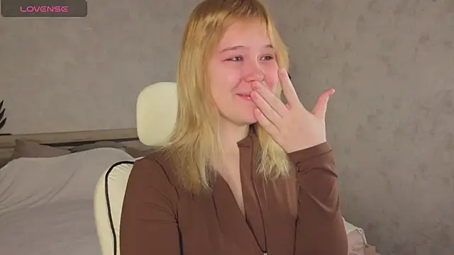 Snapshot of Amy_Kimberlly chatting on 11/14/25, 12:20 Amy Kimberlly online show from 11/14/25, 12:20