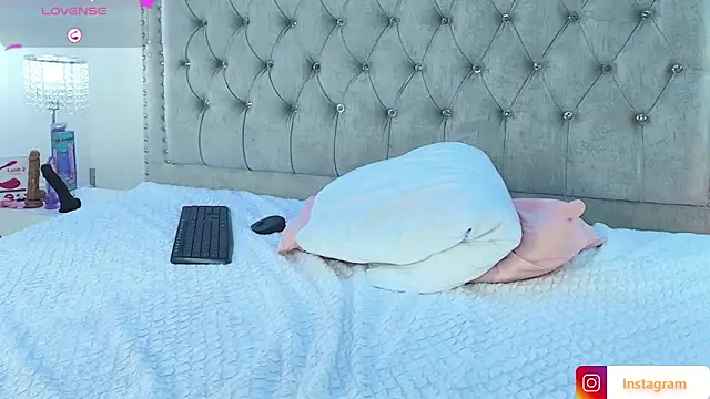 Milu ballmer online show from 03/12/25, 03:29