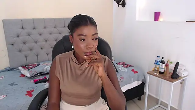 Dakkota Fox online show from 11/06/25, 07:59