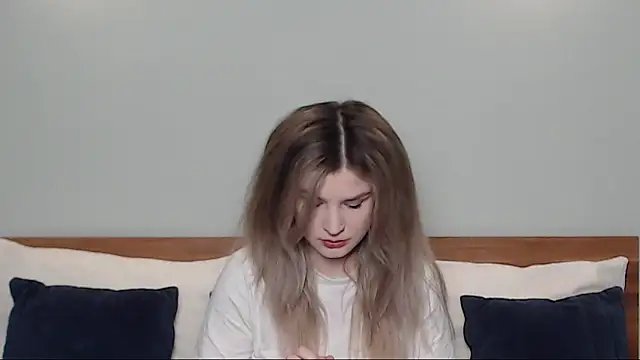 Snapshot of Chloe_Addison chatting on 02/16/25, 06:10 Chloe Addison online show from 02/16/25, 06:10