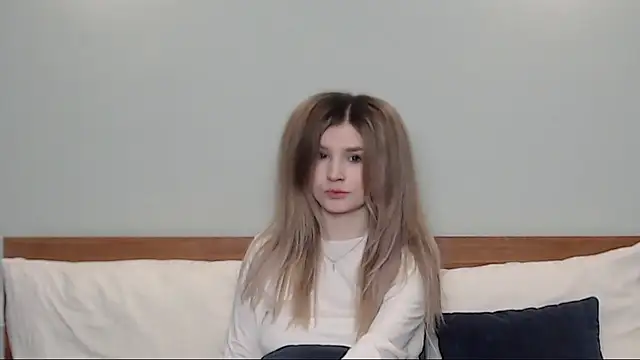 Snapshot of Chloe_Addison chatting on 02/17/25, 03:25 Chloe Addison online show from 02/17/25, 03:25