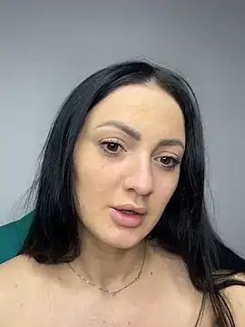 Snapshot of RaisaSalvi chatting on 02/15/25, 06:12 RaisaSalvi online show from 02/15/25, 06:12