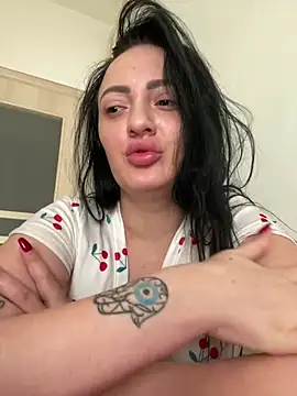 Snapshot of RaisaSalvi chatting on 02/26/25, 11:52 RaisaSalvi online show from 02/26/25, 11:52
