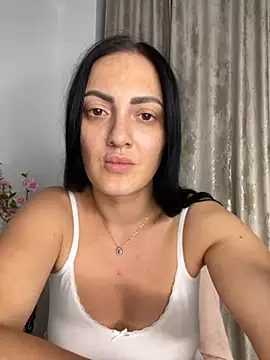 Snapshot of RaisaSalvi chatting on 09/12/25, 12:49 RaisaSalvi online show from 09/12/25, 12:49