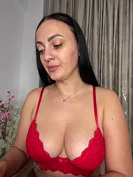 Snapshot of RaisaSalvi chatting on 09/18/25, 12:51 RaisaSalvi online show from 09/18/25, 12:51