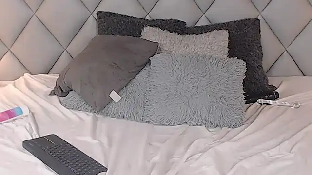 LalyCastro online show from 02/17/25, 01:25