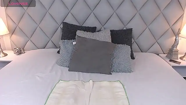 LalyCastro online show from 02/18/25, 07:30