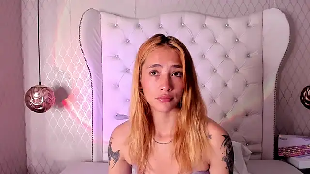 Snapshot of zoe_taylorr1 chatting on 03/14/25, 04:10 zoe taylorr1 online show from 03/14/25, 04:10