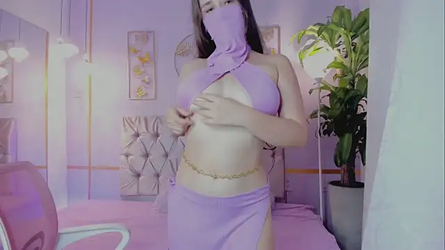 Snapshot of LeilaRasi chatting on 11/08/25, 09:24 LeilaRasi online show from 11/08/25, 09:24