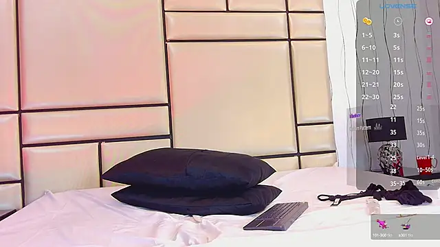 JulianaaHerrera online show from 02/03/25, 02:45