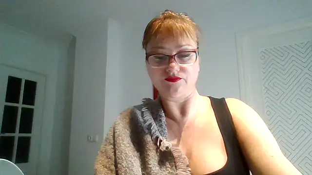 Snapshot of Luzia-Sal chatting on 01/27/25, 08:29 Luzia-Sal online show from 01/27/25, 08:29