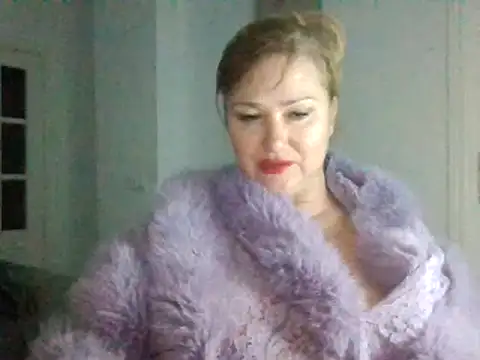 Snapshot of Luzia-Sal chatting on 02/02/25, 07:30 Luzia-Sal online show from 02/02/25, 07:30