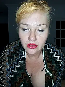 Snapshot of Luzia-Sal chatting on 02/20/25, 12:19 Luzia-Sal online show from 02/20/25, 12:19