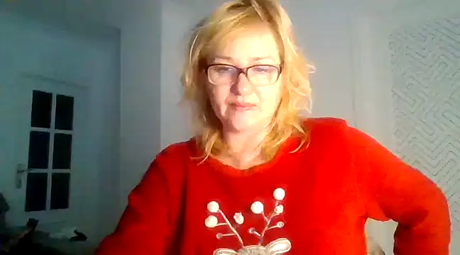 Snapshot of Luzia-Sal chatting on 03/02/25, 09:21 Luzia-Sal online show from 03/02/25, 09:21