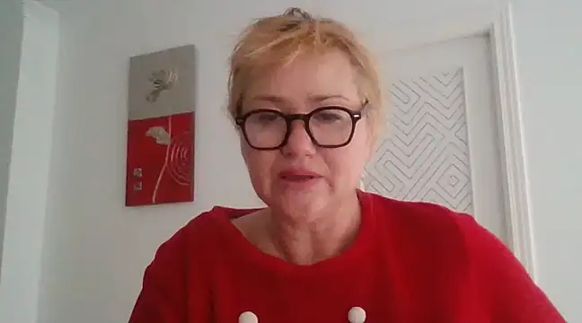 Snapshot of Luzia-Sal chatting on 03/17/25, 09:22 Luzia-Sal online show from 03/17/25, 09:22