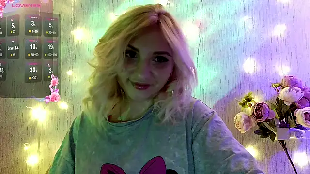 Snapshot of MegicalLoy chatting on 02/12/25, 04:22 MegicalLoy online show from 02/12/25, 04:22